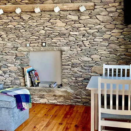 Cille Apartments, Village Daire *