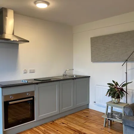 Cille Apartments, Village