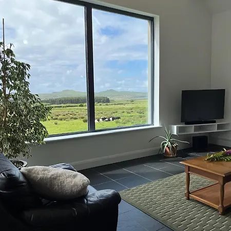 Cille Apartments, Village