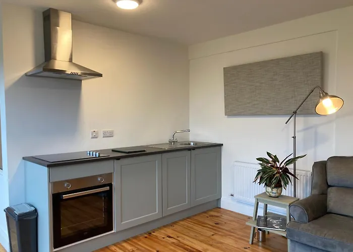 Cille Apartments, Village