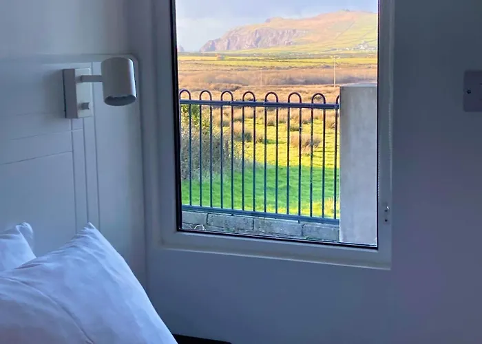 Cille Apartments, Village *