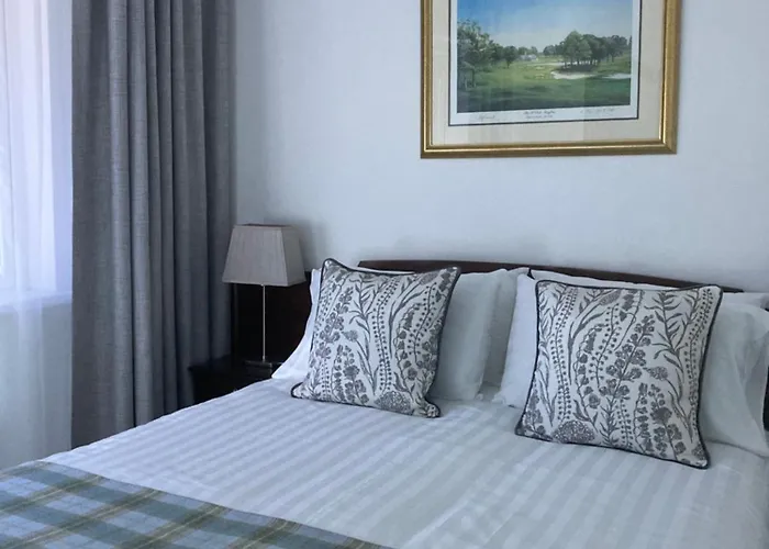 Cille Apartments, Village *