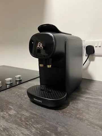 Daire Cille Apartments, Village