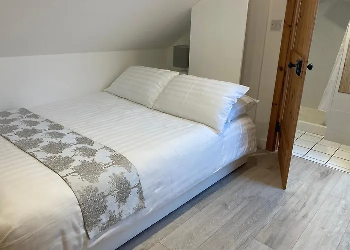 Cille Apartments, Village *